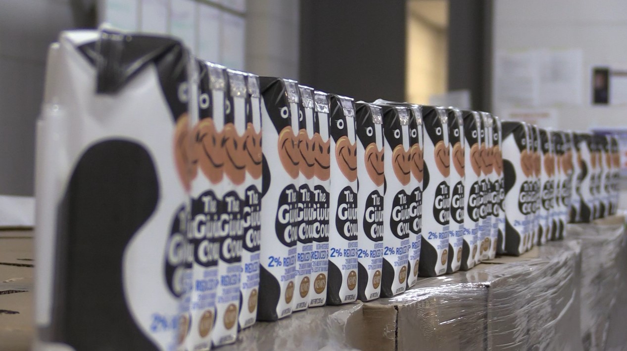 Kemps and Fareway partner up to donate shelf-stable milk to Food Bank of Iowa