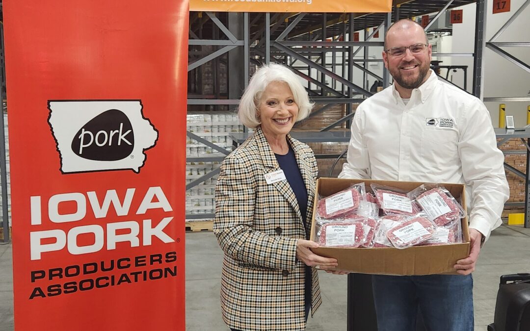 Iowa Pork makes donation for “Sack Hunger” campaign