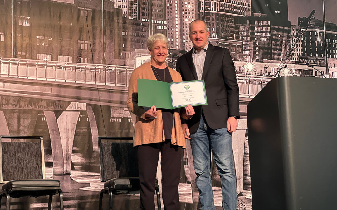 Secretary Naig recognizes conservation leaders at Iowa Agribusiness Showcase