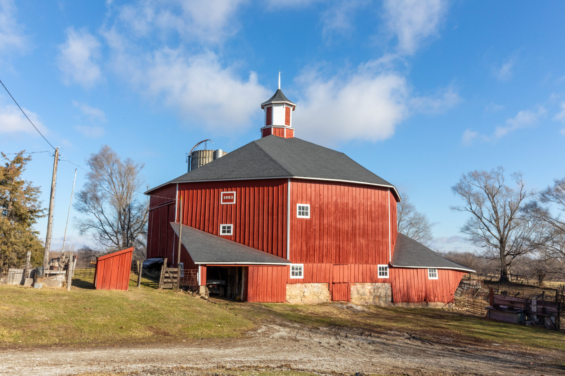 Roberts-1883-Octagon-Barn-edited